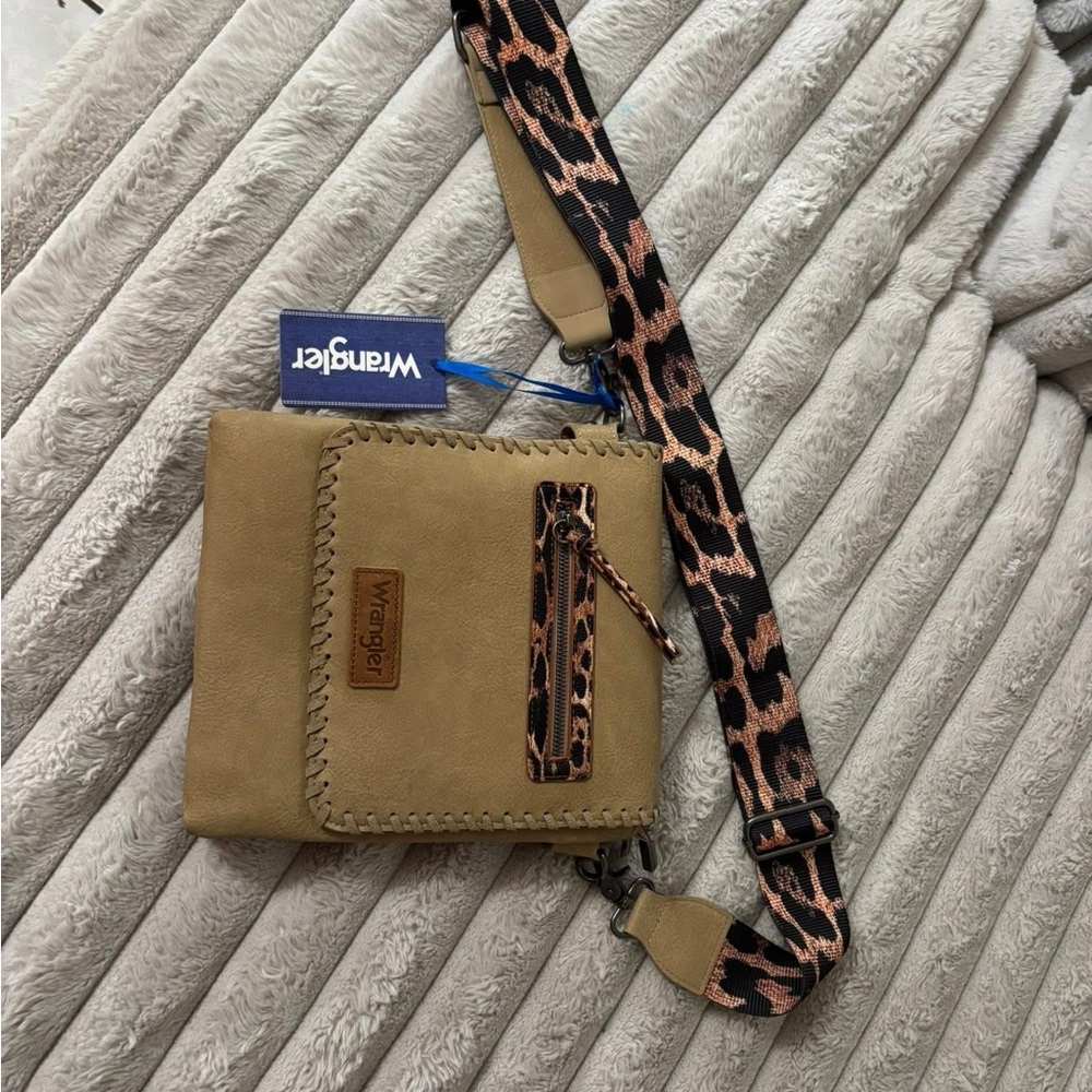 Wrangler Tan Crossbody Bag with Brown Accents